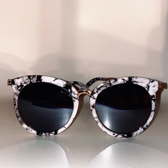 Rare Bertha Marble Framed Sunglasses - Picture 5 of 6